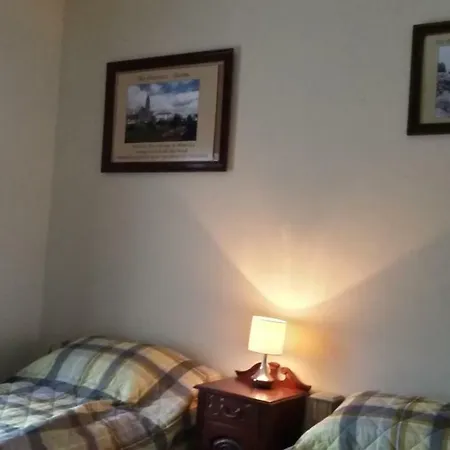 The Forum Mountmellick - Tourist Hostel 호스텔 Mountmellick