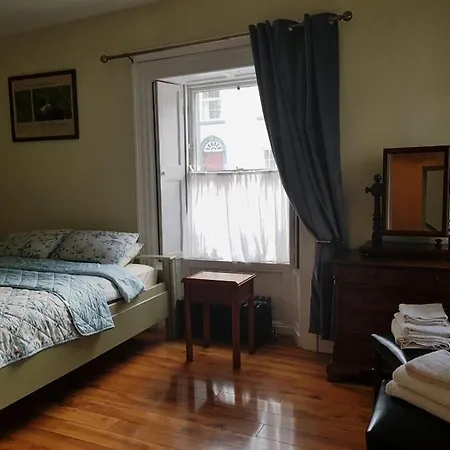 The Forum Mountmellick - Tourist Hostel ホステル Mountmellick